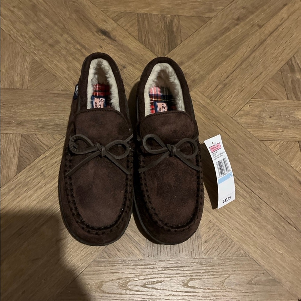 NWT Vineyard Vines boys slippers size 5 big kid